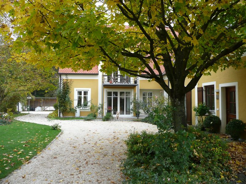 Neuwertige 2-Zimmer-Maisonette-Wohnung in Pentling